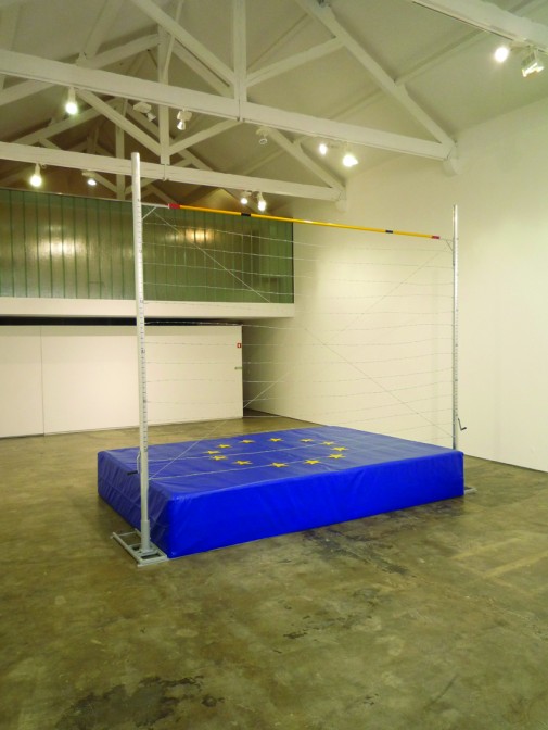 Nanban Frontier, 2006/2013, Pole vaulting equipment, barbed wire and adhesive vinyl, 450 x 500 x 300 cm (View at Baginski Gallery, Lisbon)