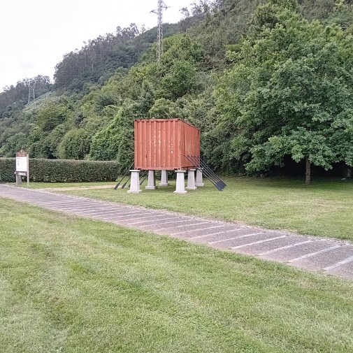 "Galera-Hórreo" (vista da obra - escultura permanente)